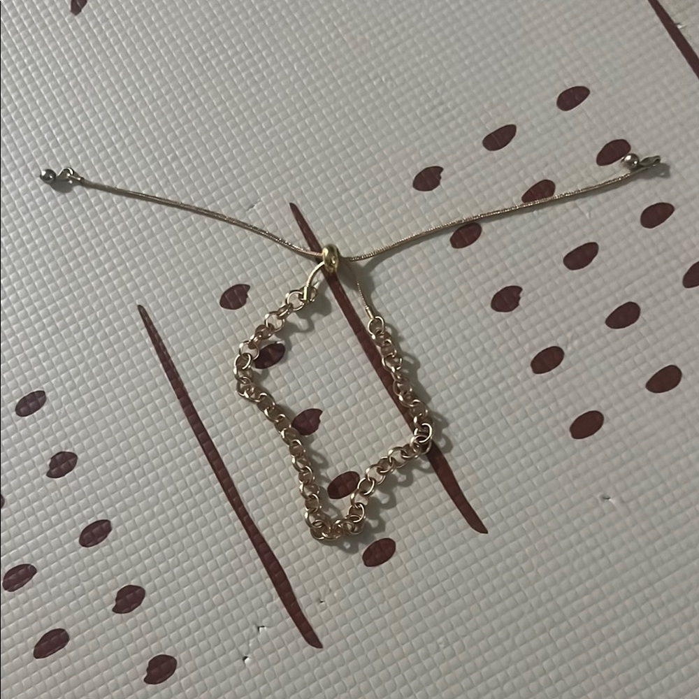 Elegant Gold Chain Bracelet